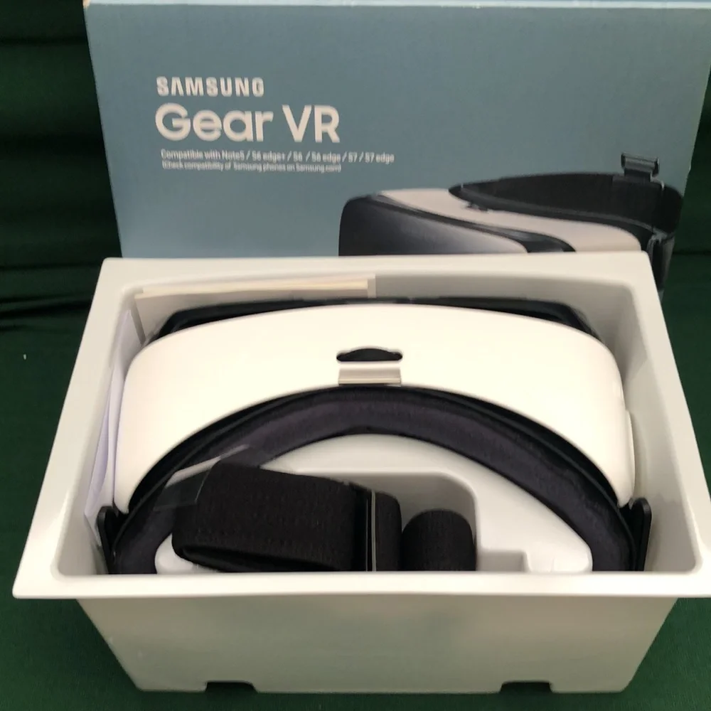 Samsung Gear VR Oculus 2015 Virtual Reality Headset for Note5/ S6/ S7/ Edge WHT